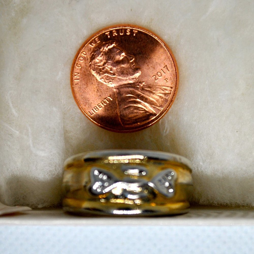 Vintage Heart Motif Gold Tone Ladies Ring